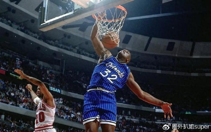 史上最愚蠢选择！省了4000万放弃了历史级巨星，送给对手三连冠