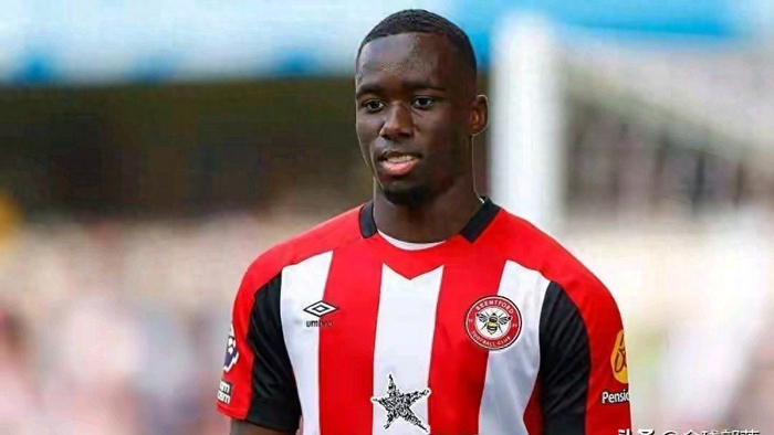 开云中国-曼市双雄开抢！21岁飞翼标价6000万，半个欧洲都坐不住了|曼城|皇马|托特纳姆热刺|巴黎圣日耳曼|布伦特福德_新浪体育_新浪新闻