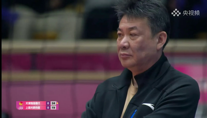 开云中国-上海一队摆烂但青年队闪光！蔡斌只会一套阵容，不如张磊灵活用人|女排|上海女排|仲慧|执教|郎平_新浪体育_新浪新闻